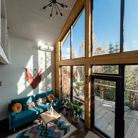 Chili Shale בקתה