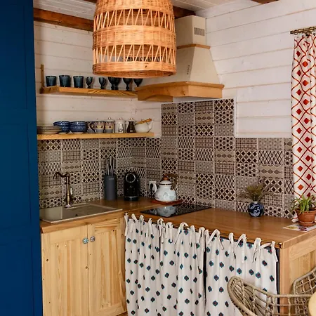 Chili Shale בקתה