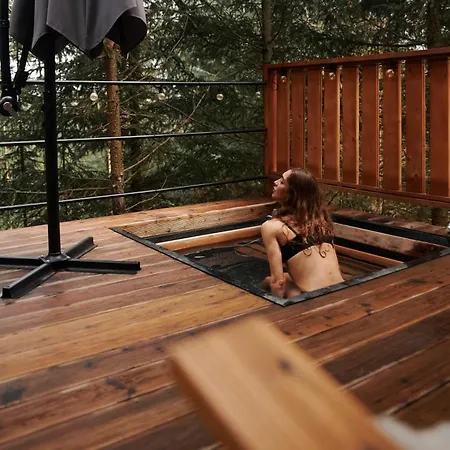 Chili Shale בקתה